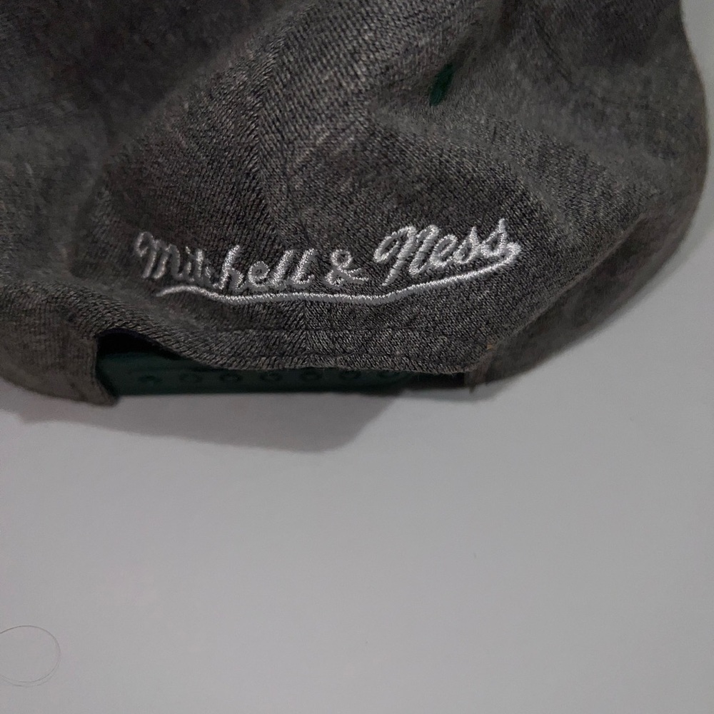 Boston Celtics Gray and Green Cap vintage used - Picture 3 of 3
